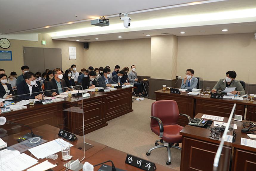 제258회 서울특별시 마포구의회 제1차정례회 제1~4차 행정건설위원회 및 행정사무감사 - 6