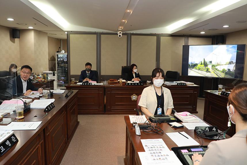 제258회 서울특별시 마포구의회 제1차정례회 제1~4차 행정건설위원회 및 행정사무감사 - 6