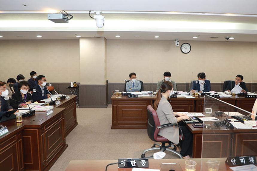 제258회 서울특별시 마포구의회 제1차정례회 제1~4차 행정건설위원회 및 행정사무감사 - 7