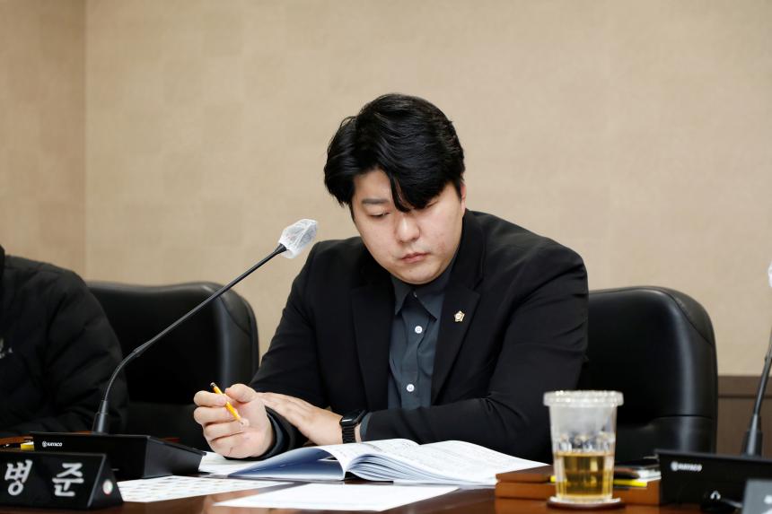 행정건설위원회 - 제260회 마포구의회 임시회 의사일정 - 2