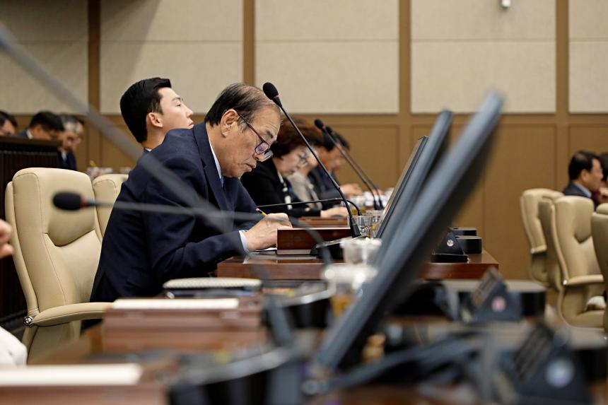 제2차 본회의 - 제261회 마포구의회 임시회 - 3