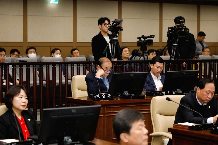 제2차 본회의 - 제261회 마포구의회 임시회 - 4