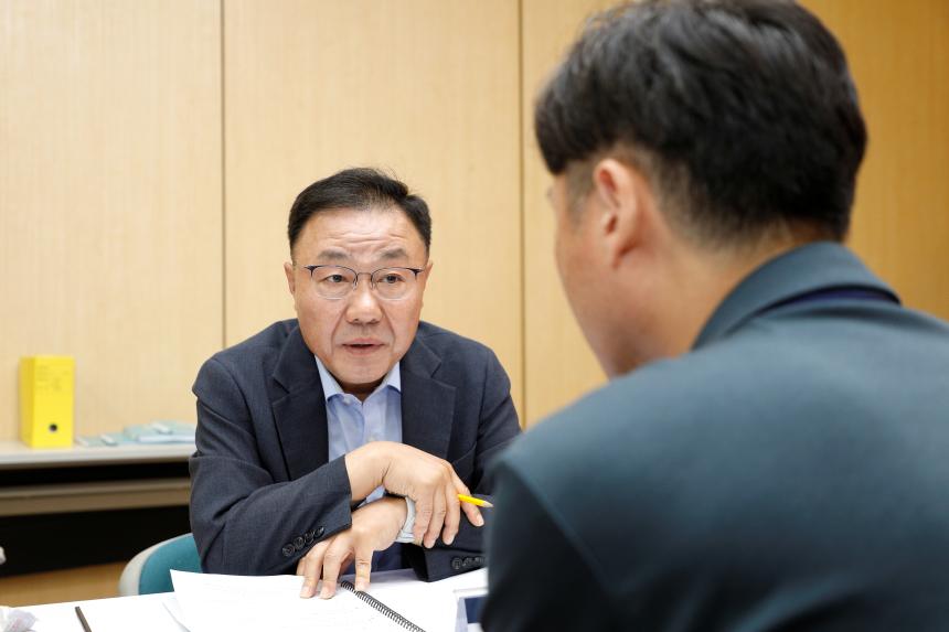 행정건설위원회 -신수동 주민센터 2023년도 행정사무감사