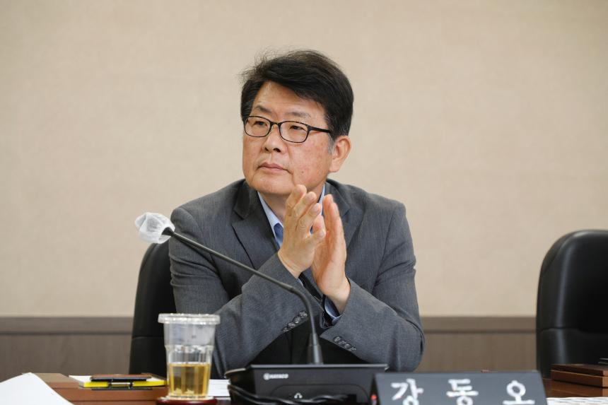 제262회 마포구의회 제1차 정례회 행정건설위원회 회의 모습 - 7