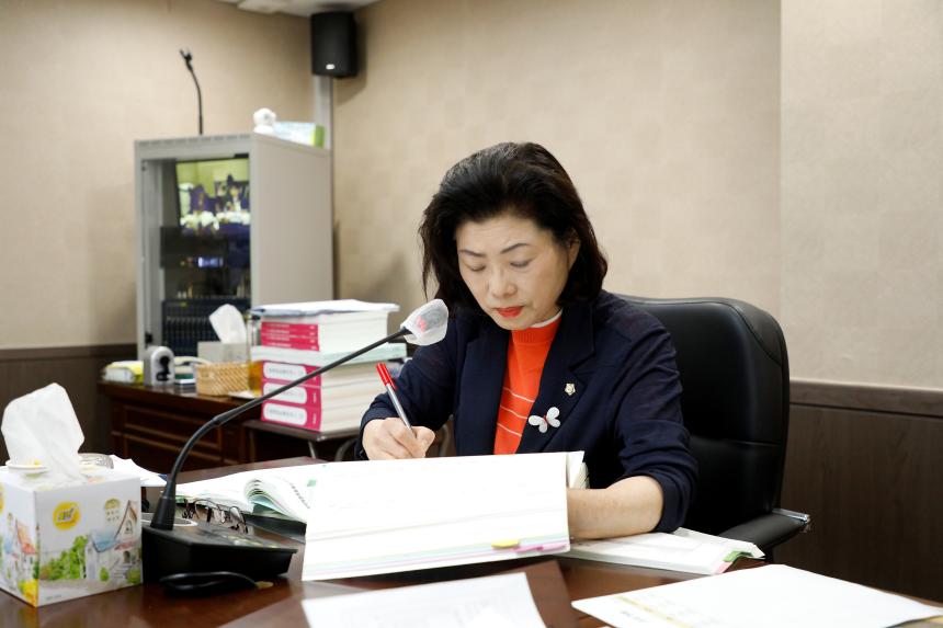 제262회 마포구의회 제1차 정례회 복지도시위원회 회의 모습 - 5