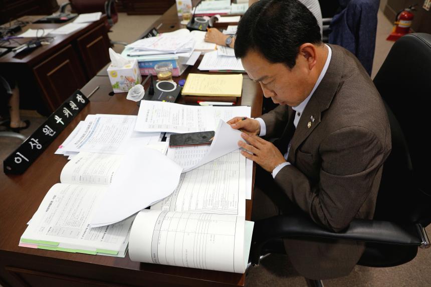 제262회 마포구의회 제1차 정례회 복지도시위원회 회의 모습 - 7