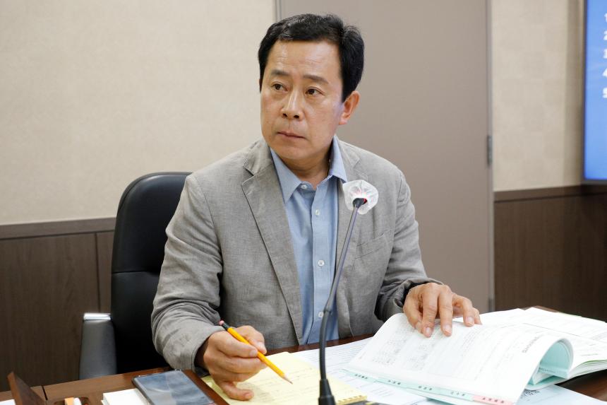 제262회 마포구의회 제1차 정례회 복지도시위원회 회의 모습 - 8