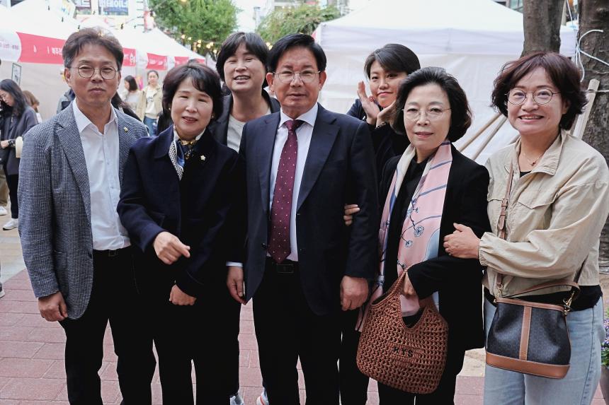 레드로드 핫포차 제막식 - 2