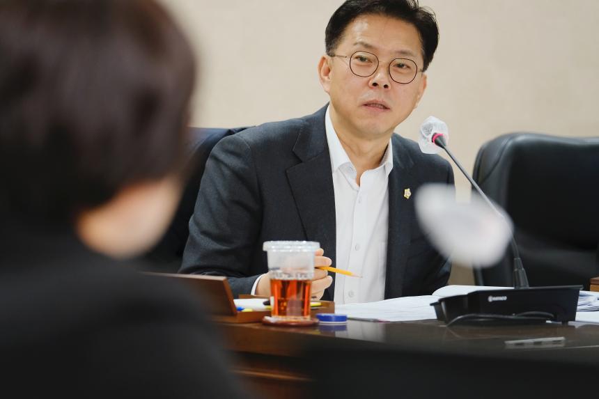 제266회 마포구의회 임시회 행정건설위원회 회의 - 1