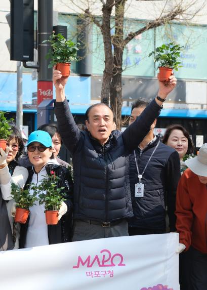 제79회 식목일 기념 나무심기 행사 - 12