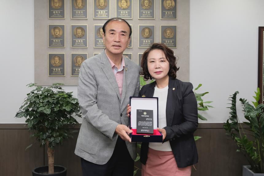 지방의정대상 - 1