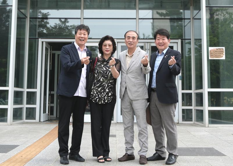 한국자유총연맹 창립 제70주년 기념식 행사 버스 환송식 - 3