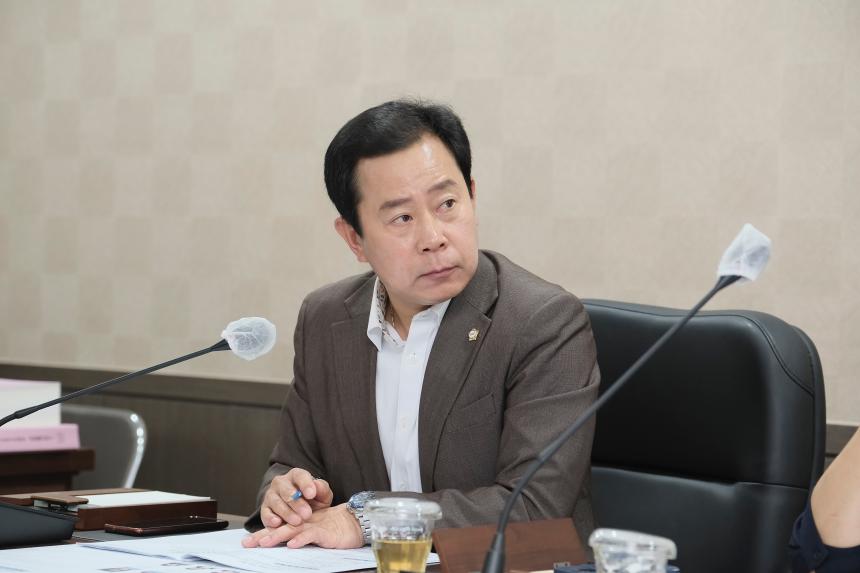 의회운영위원회 행정사무감사 - 제268회 제1차 정례회  - 3