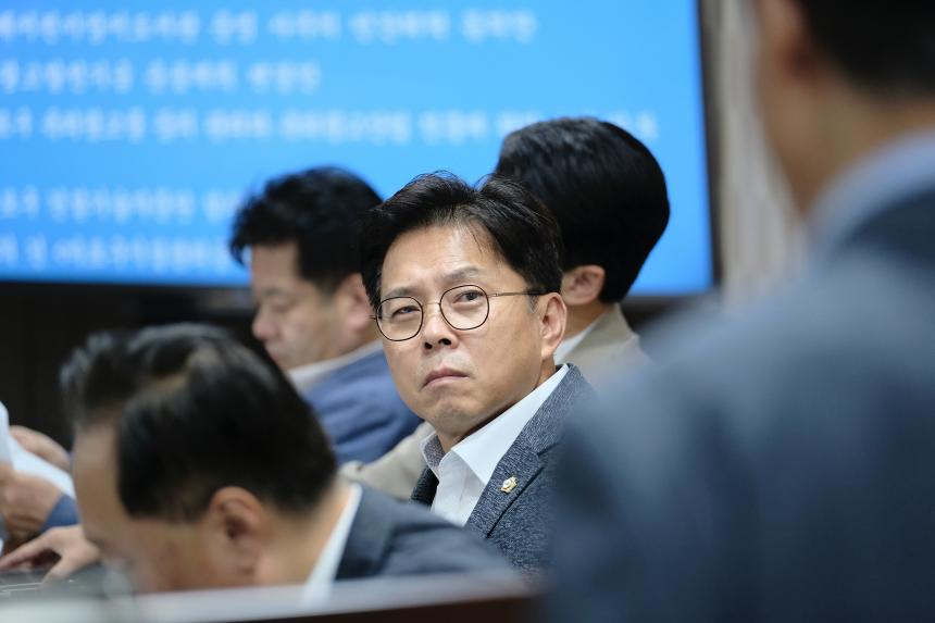 행정건설위원회 제1차~3차 - 제270회 마포구의회 임시회 - 3