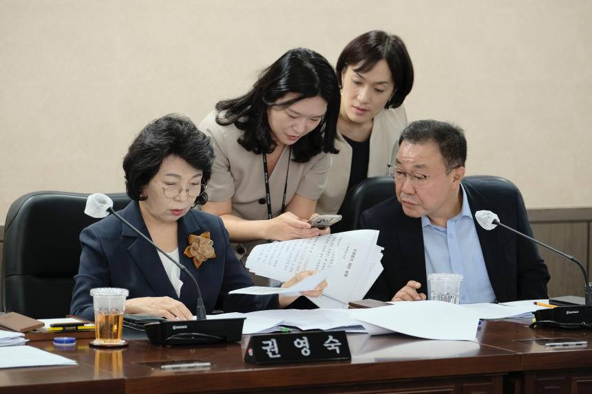 행정건설위원회 제1차~3차 - 제270회 마포구의회 임시회 - 4