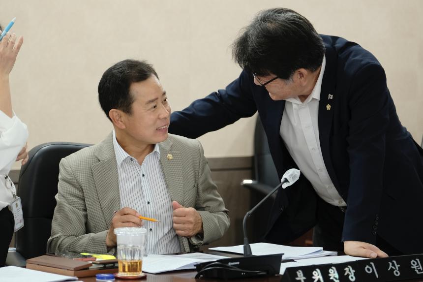 행정건설위원회 제1차~3차 - 제270회 마포구의회 임시회 - 7