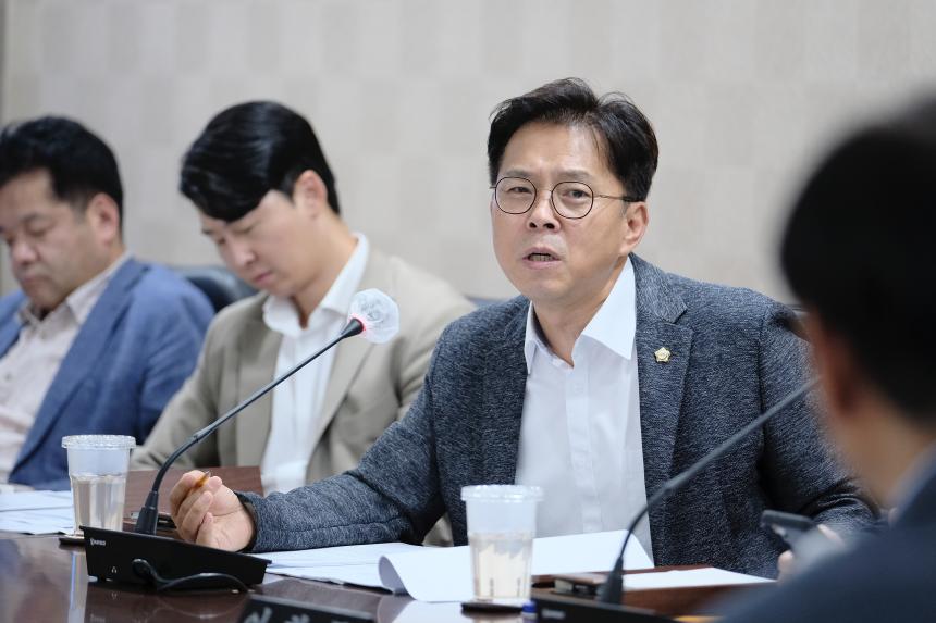 행정건설위원회 제1차~3차 - 제270회 마포구의회 임시회