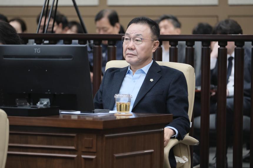 제1차 본회의 - 제272회 제2차 정례회 - 1