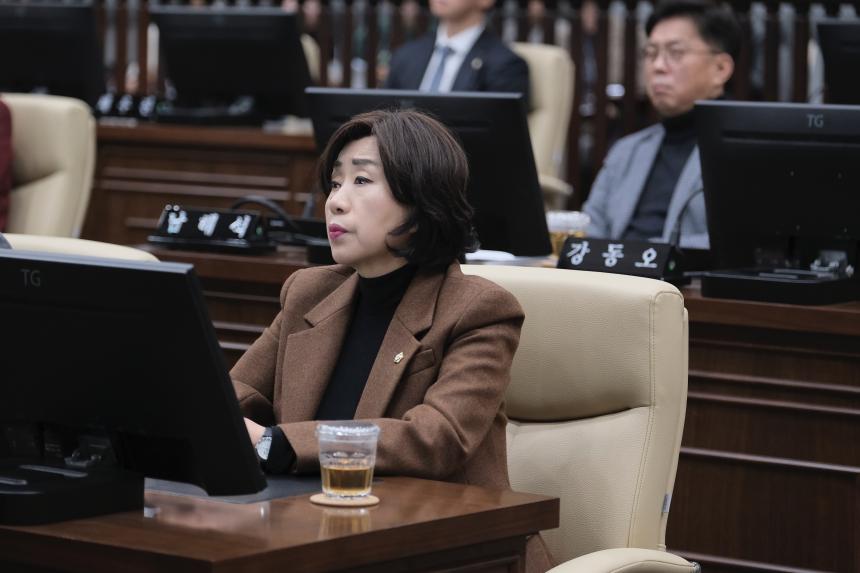 제1차 본회의 - 제272회 제2차 정례회 - 1