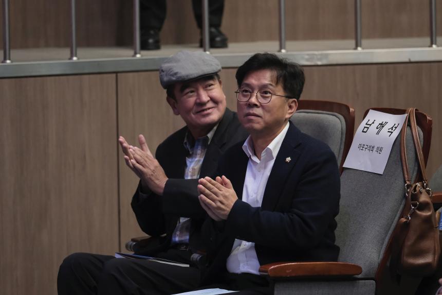 일성여중고 출판기념회