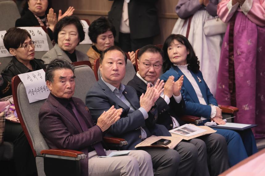 일성여중고 출판기념회-빛을 향하여 37