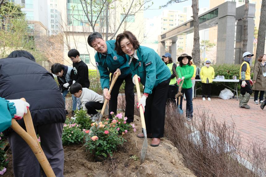 제80회 식목일 기념 나무심기 행사 - 3