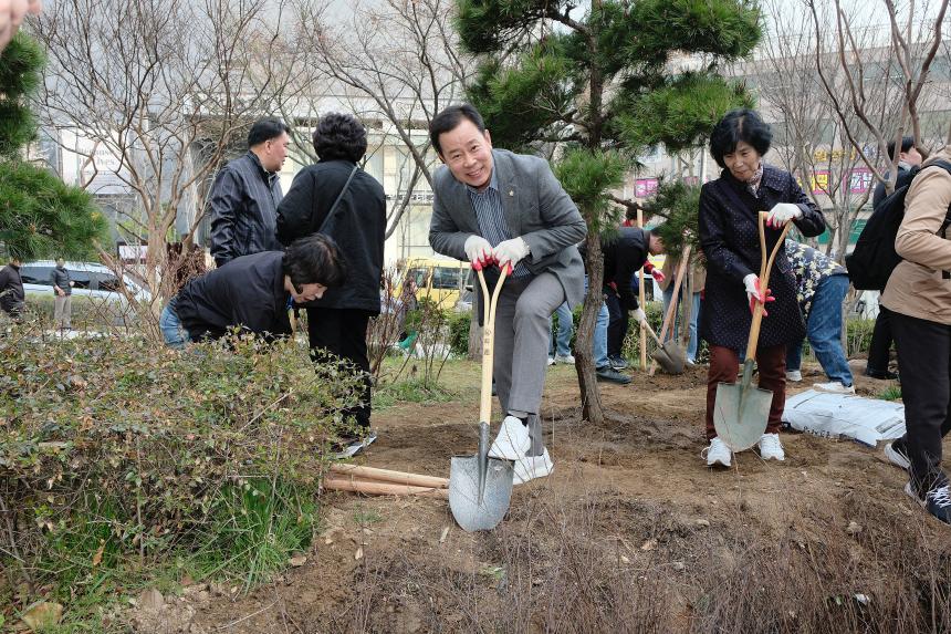 제80회 식목일 기념 나무심기 행사