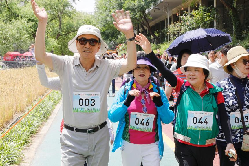 제1회 마포 월드컵천 황금보리 축제 걷기대회 - 3