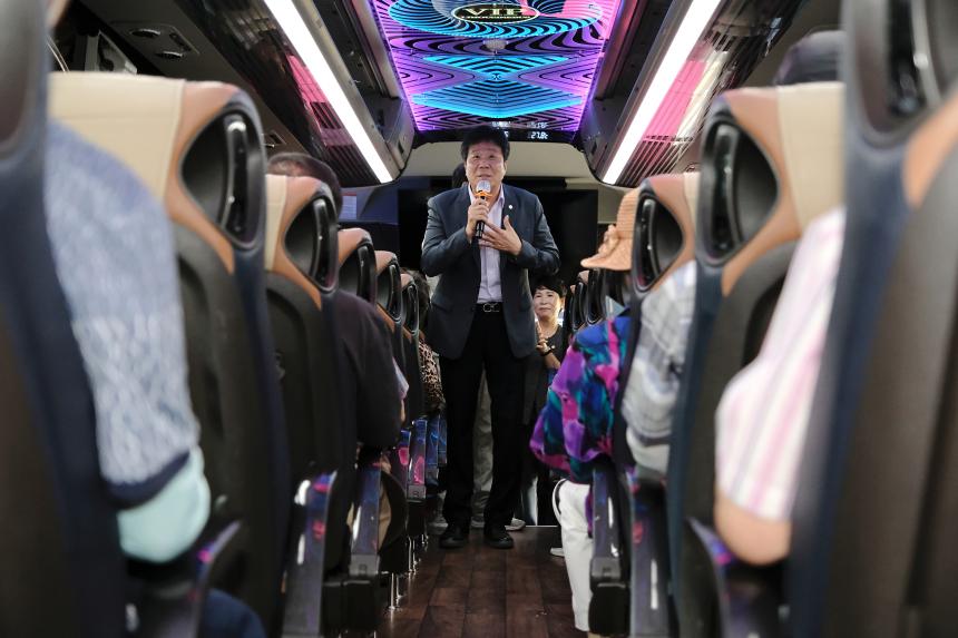 버스환송-마포시니어클럽