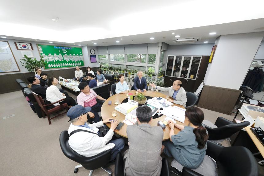 의장실 방문 - 10