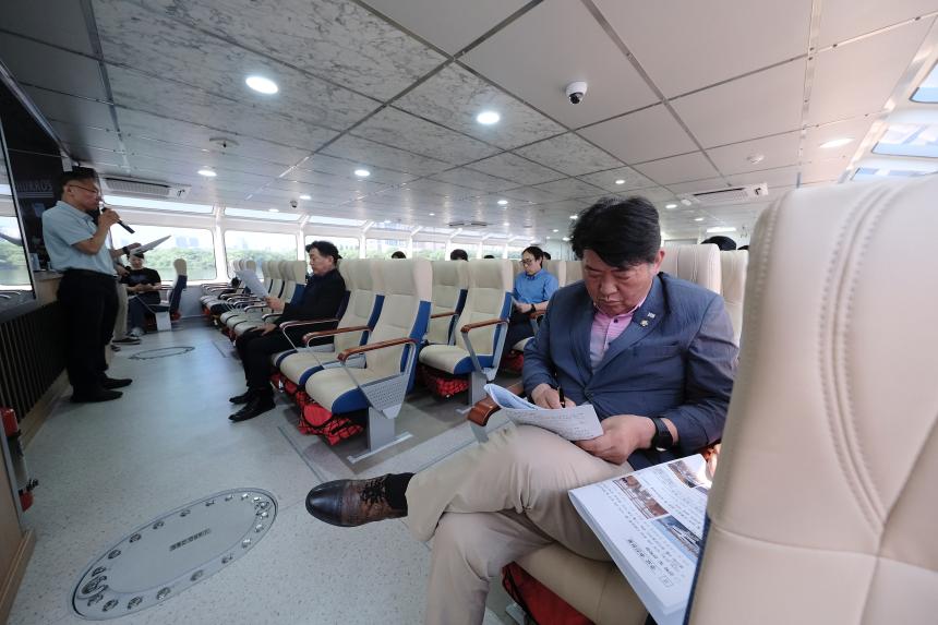 서울시 구의원 대상 한강 버스 체험 - 10