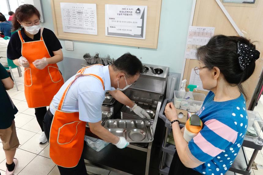 마포구 주민친화적 정책의제 발굴연구회-배식 봉사 - 2