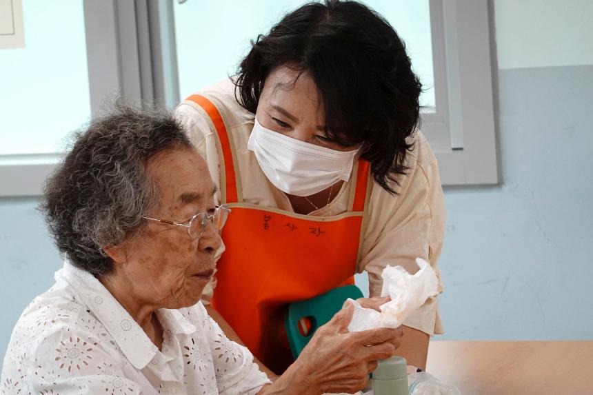 마포구 주민친화적 정책의제 발굴연구회-배식 봉사 - 3