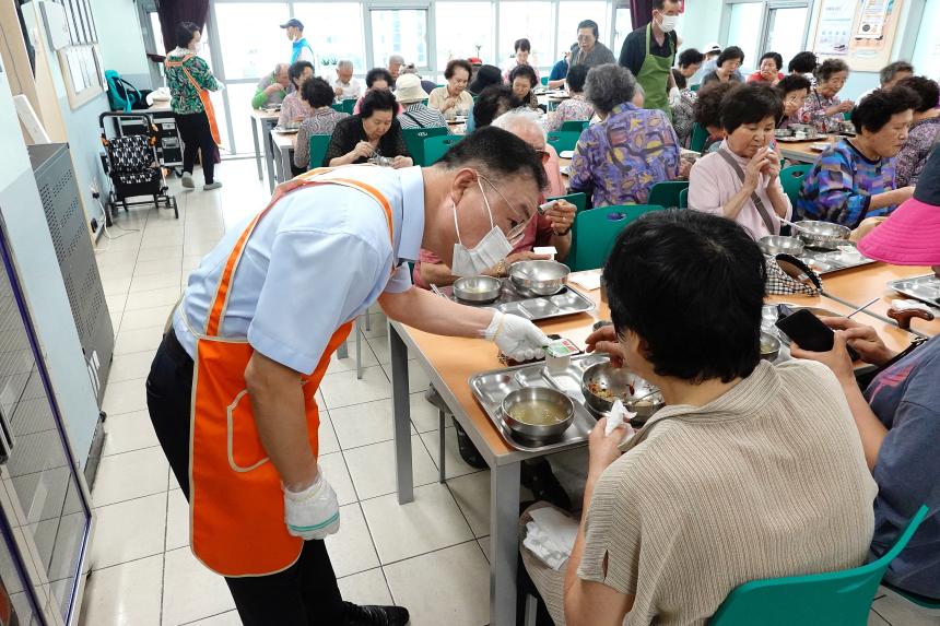 마포구 주민친화적 정책의제 발굴연구회-배식 봉사 - 3