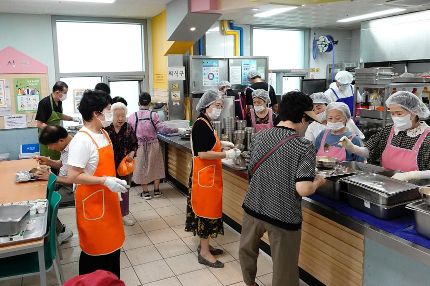 마포구 주민친화적 정책의제 발굴연구회-배식 봉사 - 6