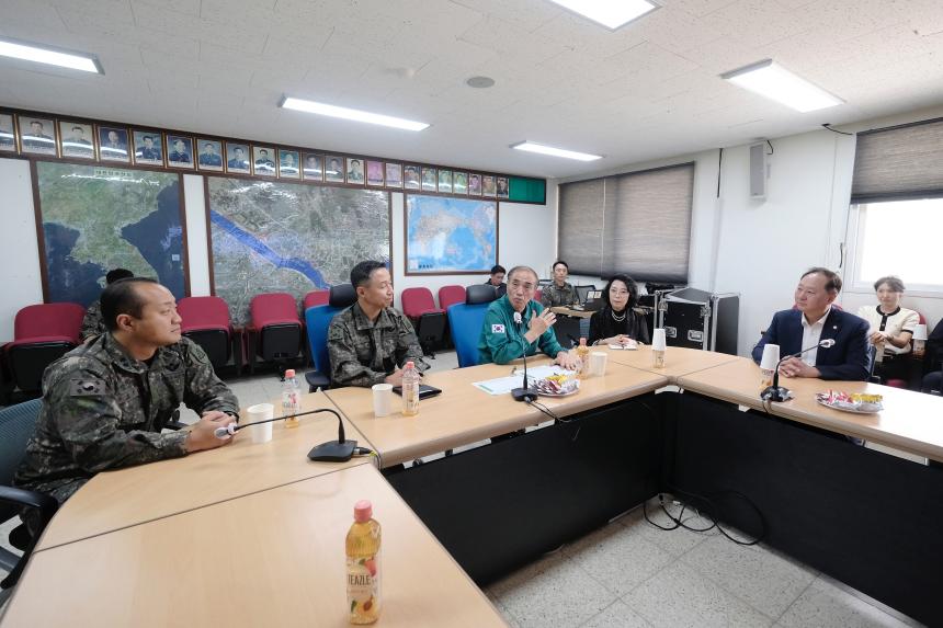 2025년 추석명절 마포구의회 제3537부대 방문 - 14