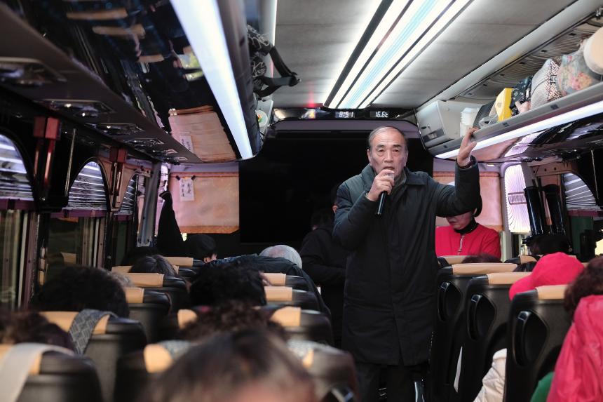 한국자유총연맹 버스 환송 - 3