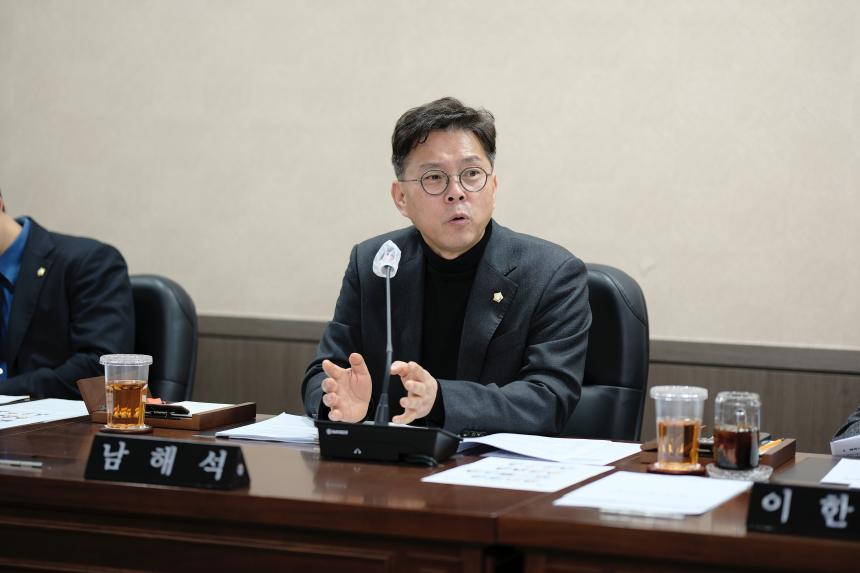 행정건설위원회-제281회 마포구의회 임시회 - 1