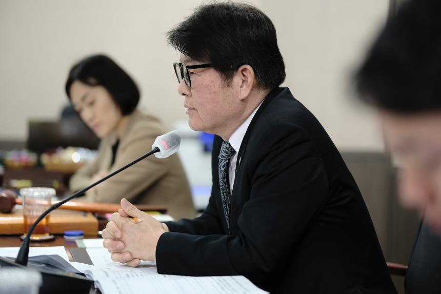 행정건설위원회-제281회 마포구의회 임시회 - 3