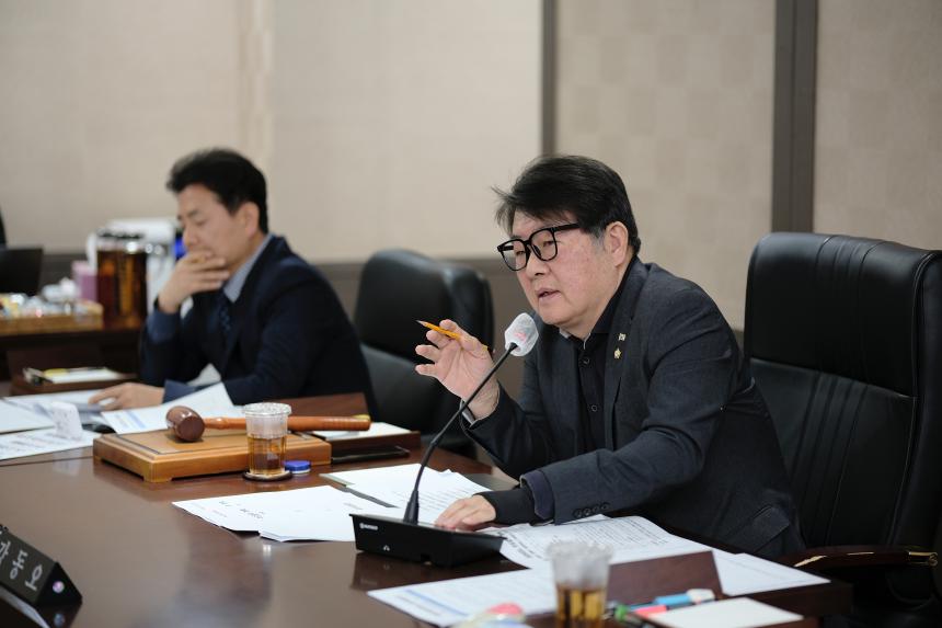 행정건설위원회-제281회 마포구의회 임시회 - 4