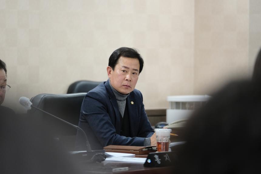 행정건설위원회-제281회 마포구의회 임시회 - 4