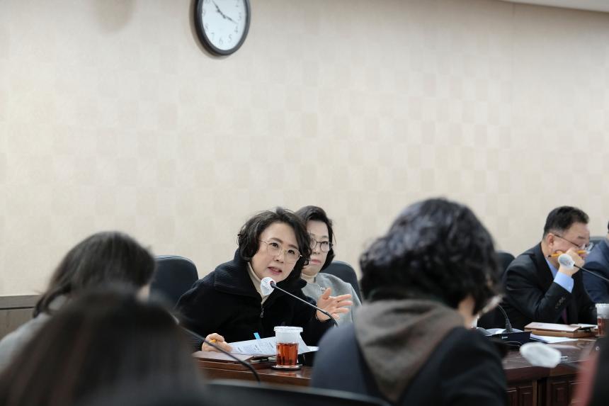 행정건설위원회-제281회 마포구의회 임시회 - 4