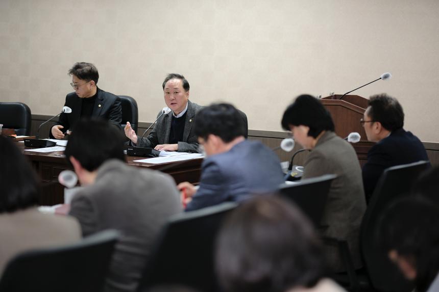 행정건설위원회-제281회 마포구의회 임시회 - 5