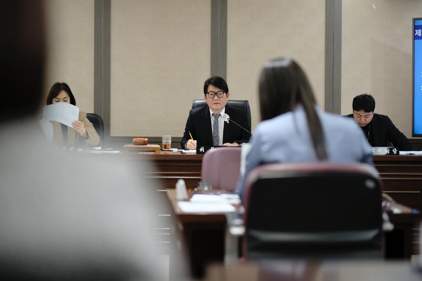 행정건설위원회-제281회 마포구의회 임시회 - 9