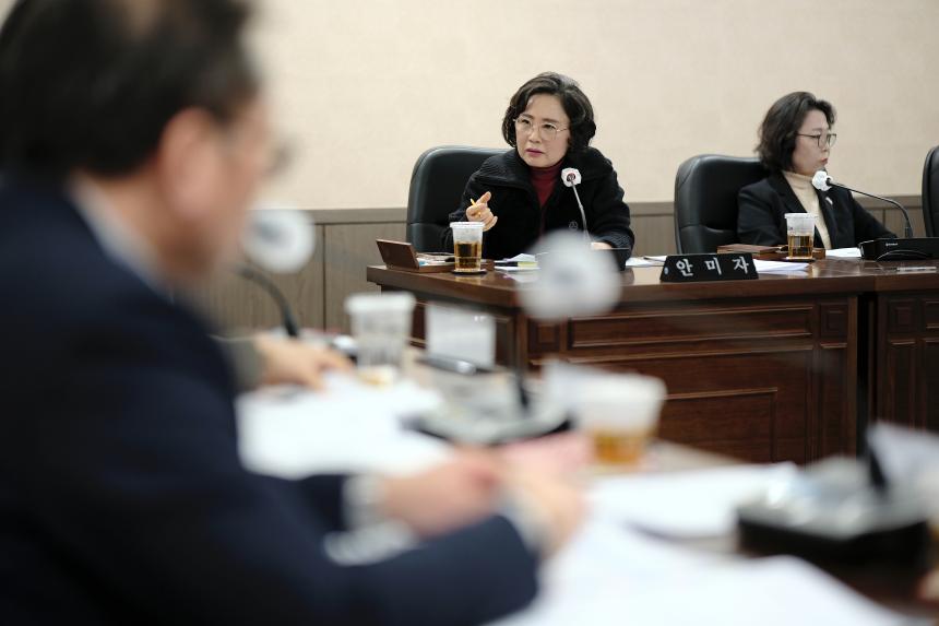 행정건설위원회-제281회 마포구의회 임시회 - 9