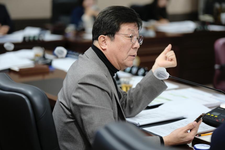 복지도시위원회-281회 마포구의회 임시회 - 11