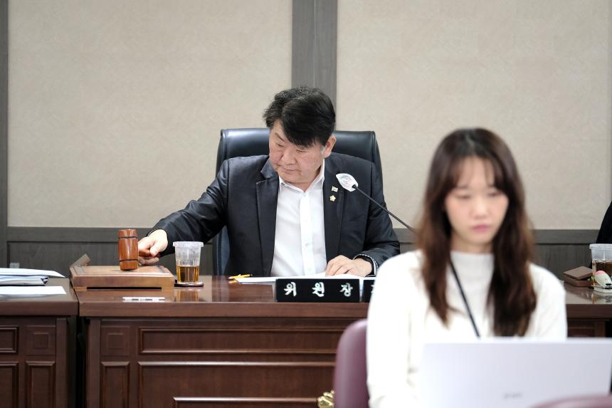 행정건설위원회&lpar;제1차~2차&rpar; -제282회 마포구의회 임시회 - 2