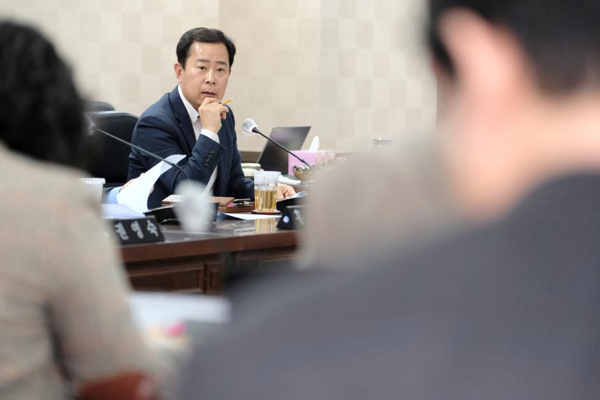 행정건설위원회&lpar;제1차~2차&rpar; -제282회 마포구의회 임시회 - 1