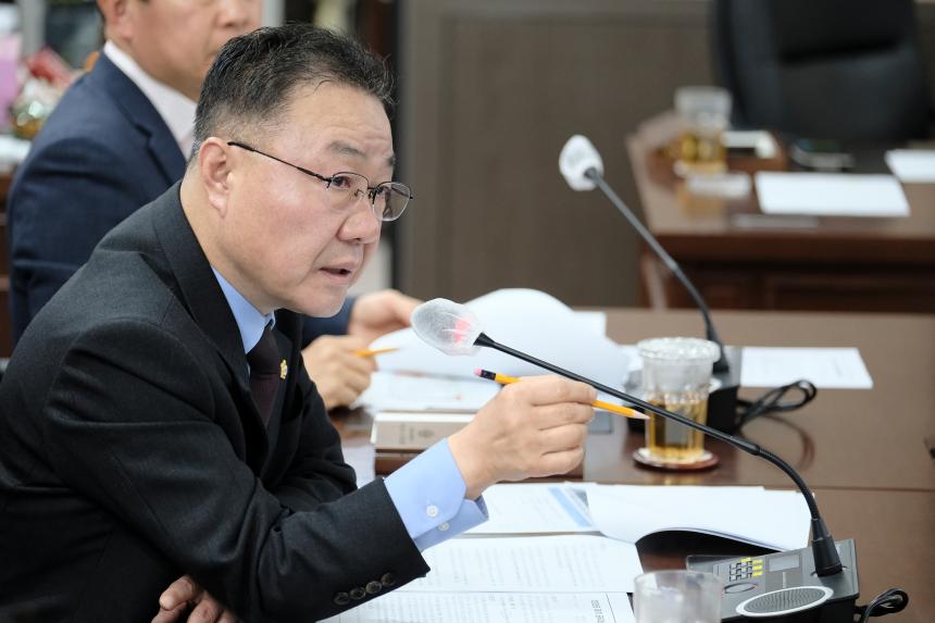 행정건설위원회&lpar;제1차~2차&rpar; -제282회 마포구의회 임시회 - 4