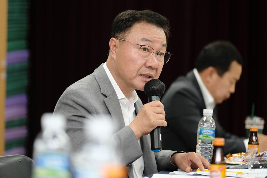 행정건설위원회 상암동주민센터 행정감사-제276회 마포구의회 제1차 정례회 - 4